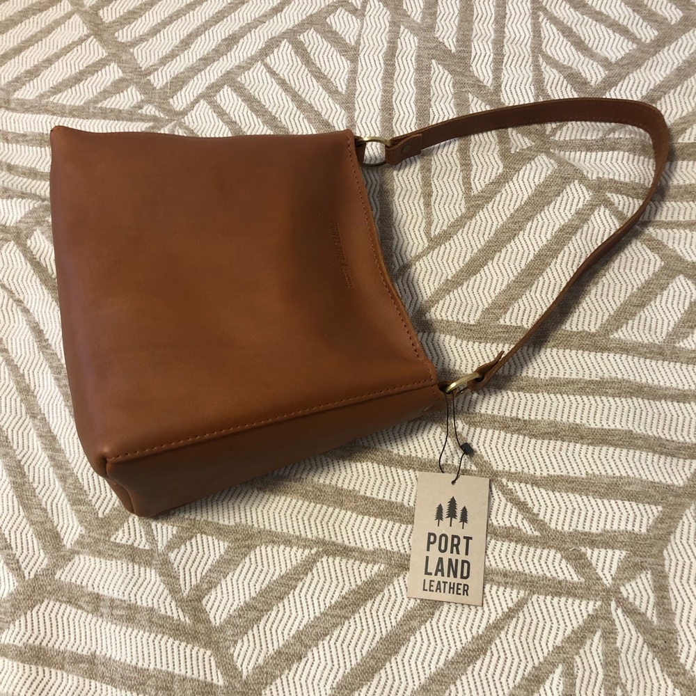 Portland Leather Triangle Shoulder Bag in Honey - Picture 6 of 16